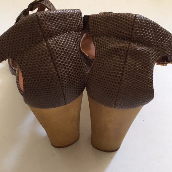 Colin Stuart Leather Wooden Heel Sandal - Picture 6 of 7